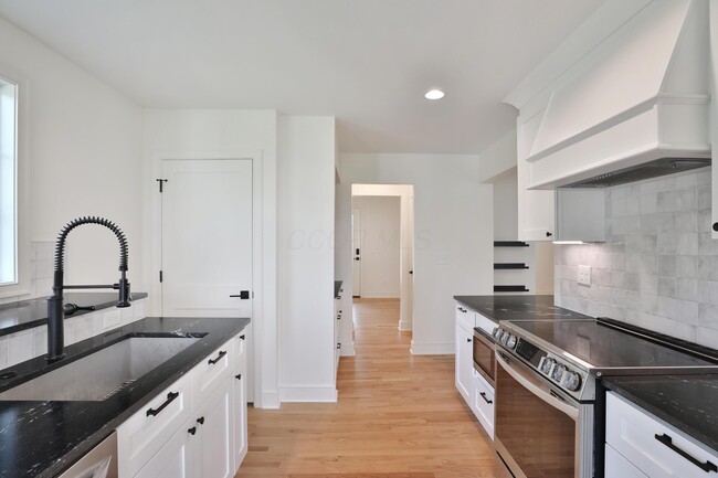 Building Photo - 125 S Knox St