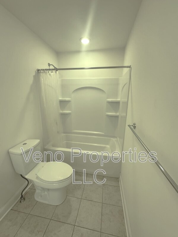 Building Photo - 17 Ironwood Street