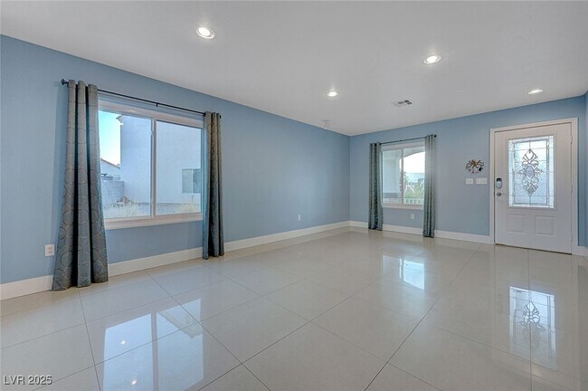 Building Photo - 5470 Logville St