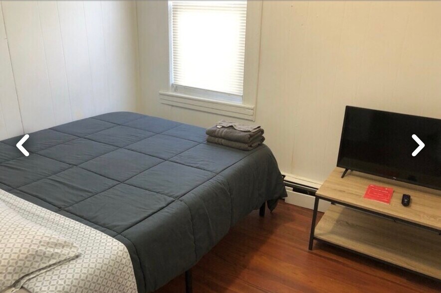 Building Photo - 738 Edgar Rd