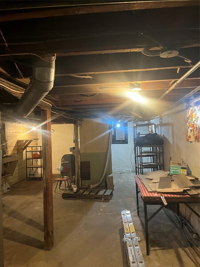 Building Photo - 208 S Liberty Ave