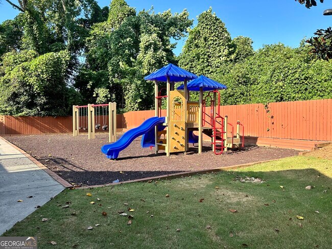 Building Photo - 3640 Dalwood Dr