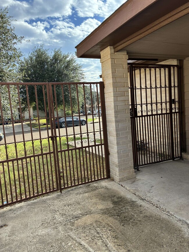 Building Photo - 9532 Canvasback Dr