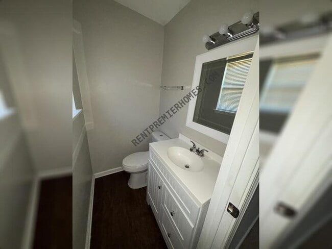 Building Photo - 1116 Southeastern Ave