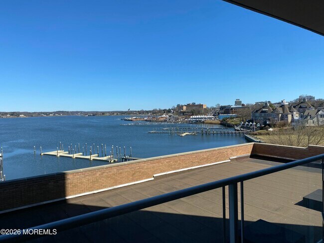 Building Photo - 28 Riverside Ave