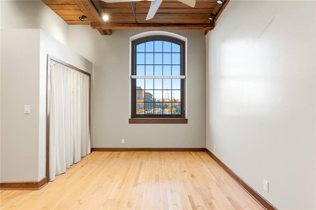 Building Photo - 555 S Water St