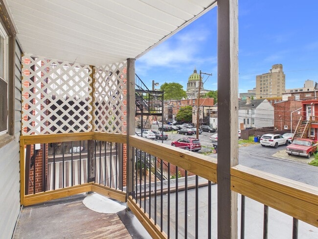 Building Photo - 253 Briggs St