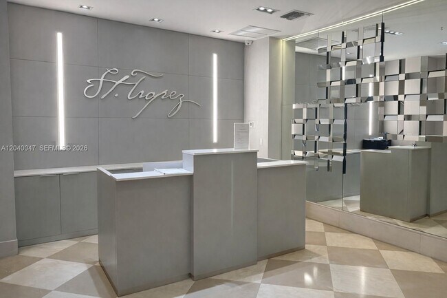 Building Photo - 200 Sunny Isles Blvd