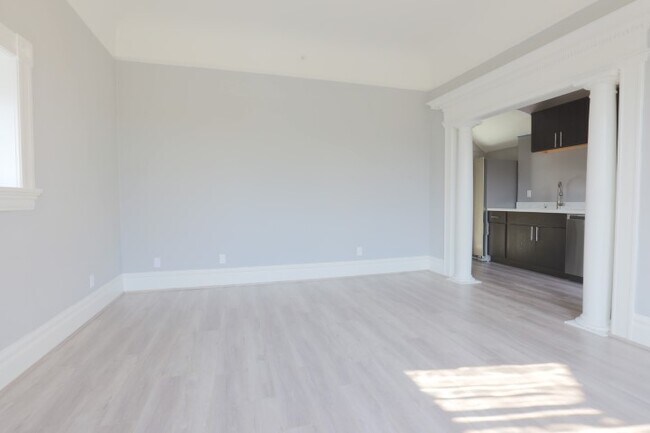 Building Photo - 3215 Telegraph Ave