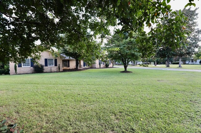 Primary Photo - 549 Pringle Dr