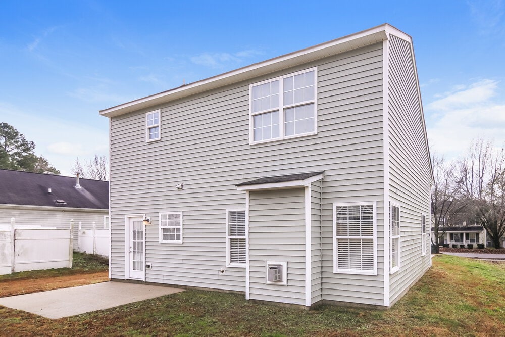 Building Photo - 5817 Weddington Rd