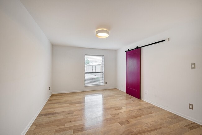 Building Photo - 1201 McDuffie St