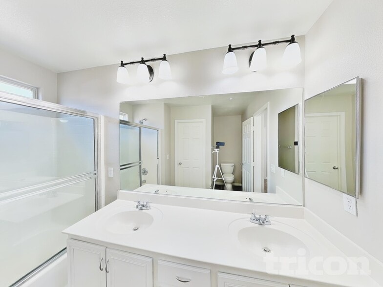 Building Photo - 8921 Paula Jean Ave