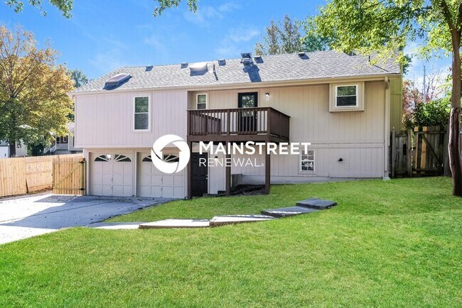 Building Photo - 3 Bedroom Pet-Friendly Home in INDEPENDENCE, MO with Main Street Renewal