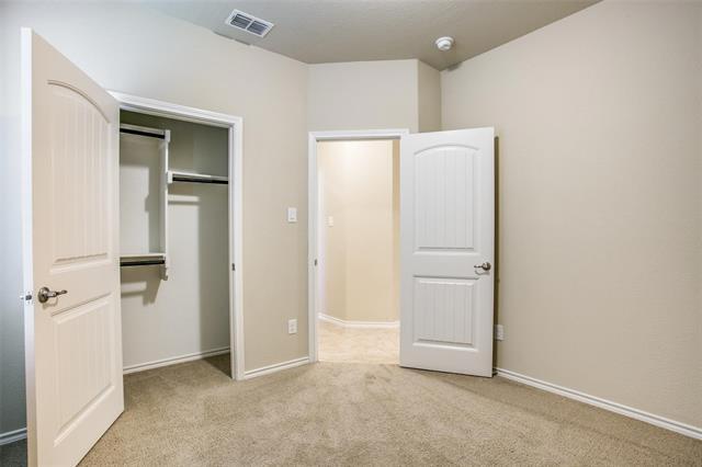 Building Photo - 453 Spring Dr