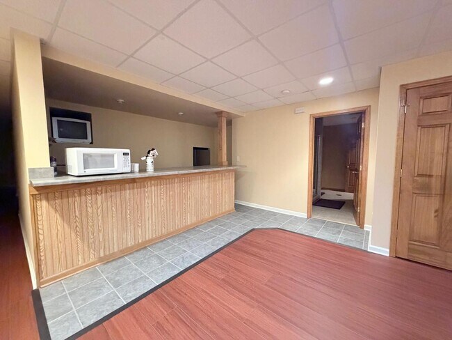 Building Photo - 3823 Sunburst Ln