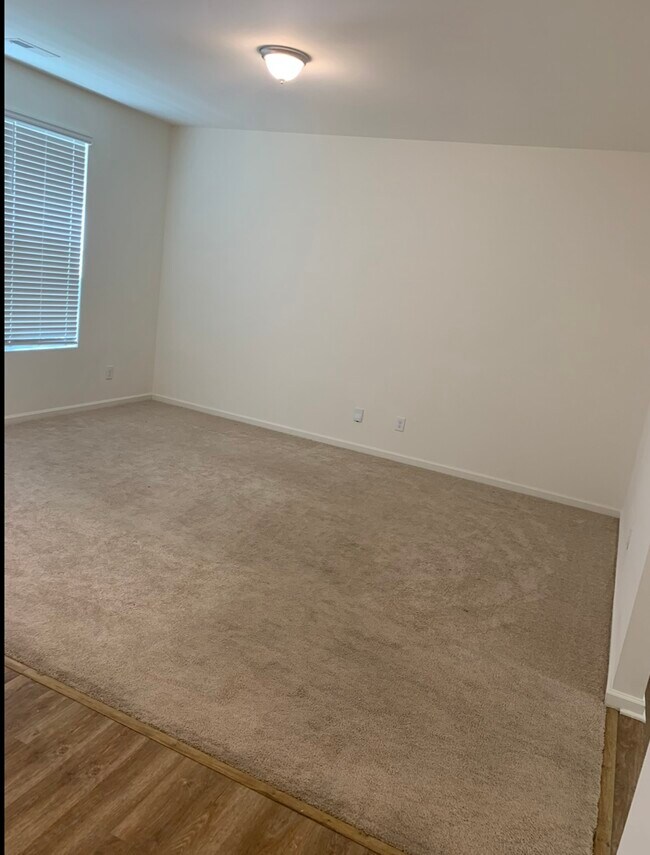 Building Photo - 3512 Slippery Elm Dr