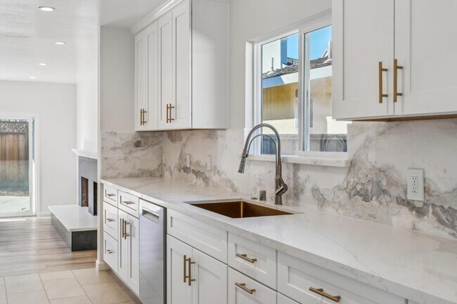 Building Photo - 700 Gull Ave