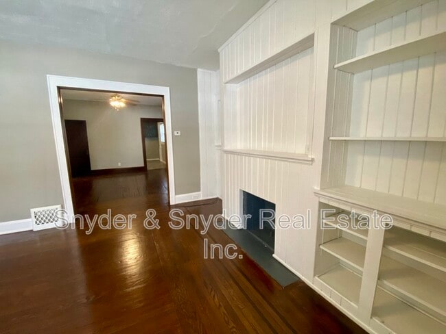 Building Photo - 418 Crestwood Ave