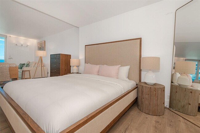 Building Photo - 2301 Collins Ave