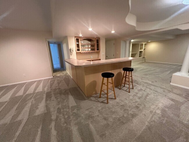Building Photo - 7640 Lonergan Ct