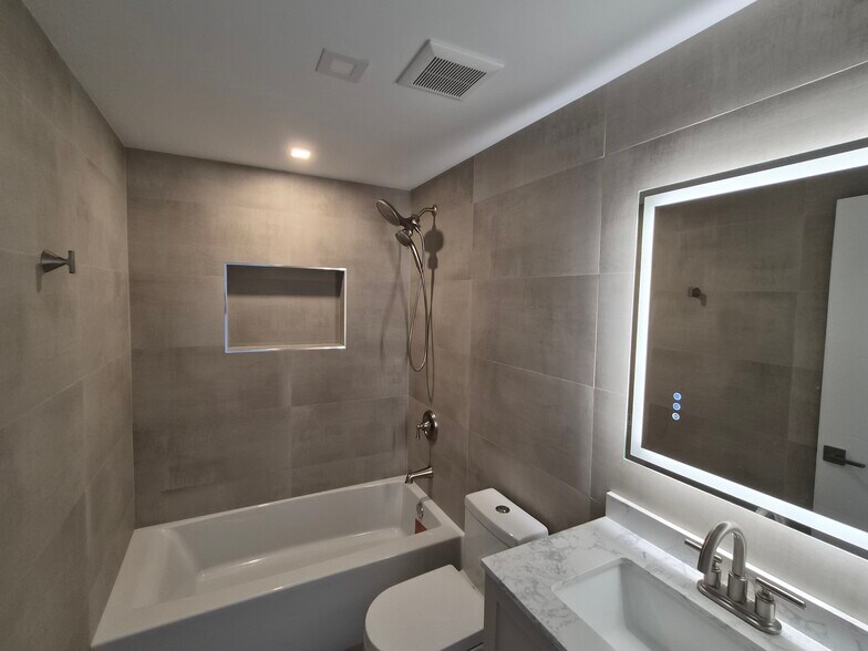 Building Photo - 1720 Harrison St