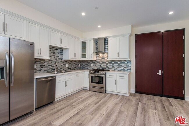 Building Photo - 1237 S Holt Ave