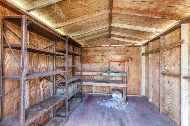 Building Photo - **Comfortable Oak Harbor Rambler Available...