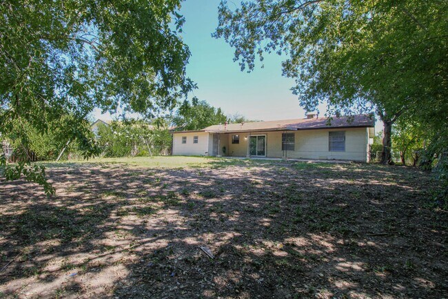 Building Photo - 5822 Branch Valley Dr