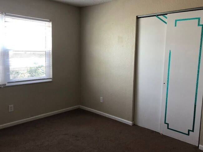 Building Photo - 510 M St