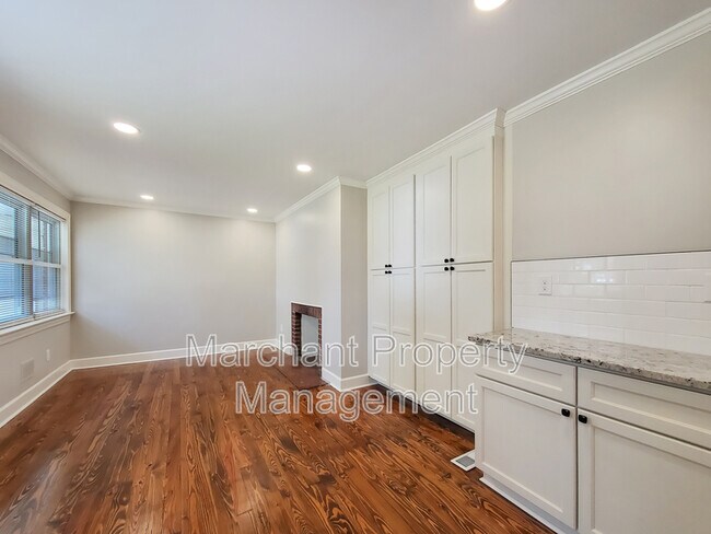 Building Photo - 103 Robin Hood Rd