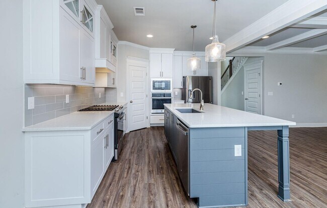Building Photo - Like New Home in Evans