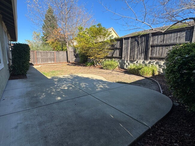 Building Photo - Beautiful 3 bedroom in Whitney Ranch