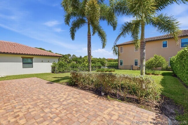 Building Photo - 11760 Bayview Cir