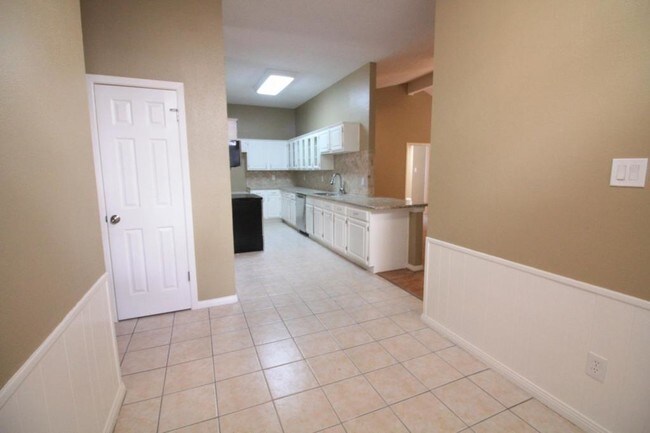 Building Photo - 2618 Quarry Hill Rd