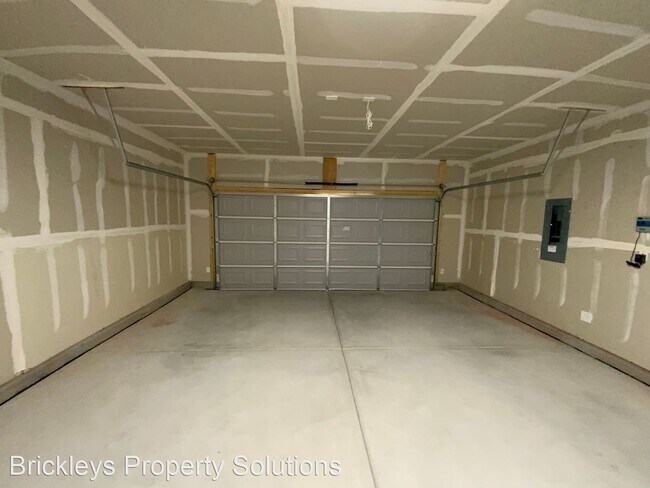 Building Photo - 3 br, 2 bath House - 3273 Oakmont Dr SE