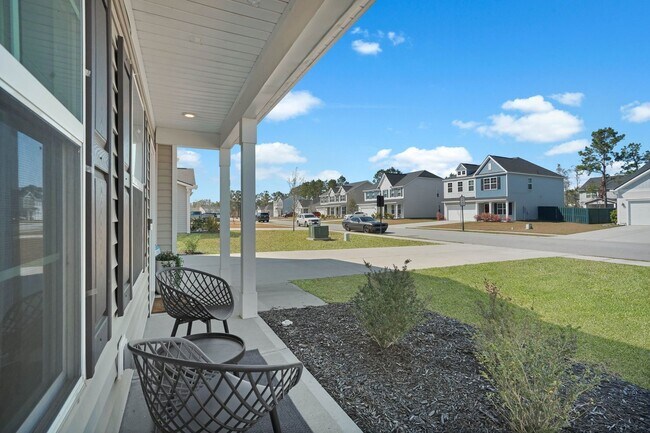 Building Photo - Bright & Welcoming 5-Bedroom Home in Richmond Hill, GA