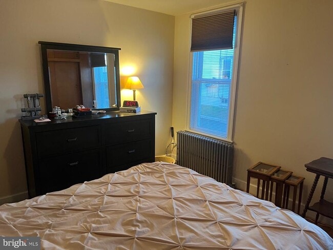 Building Photo - 37 N Clinton St