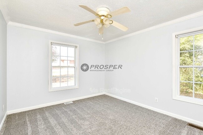 Building Photo - 1082 Hampton Rd