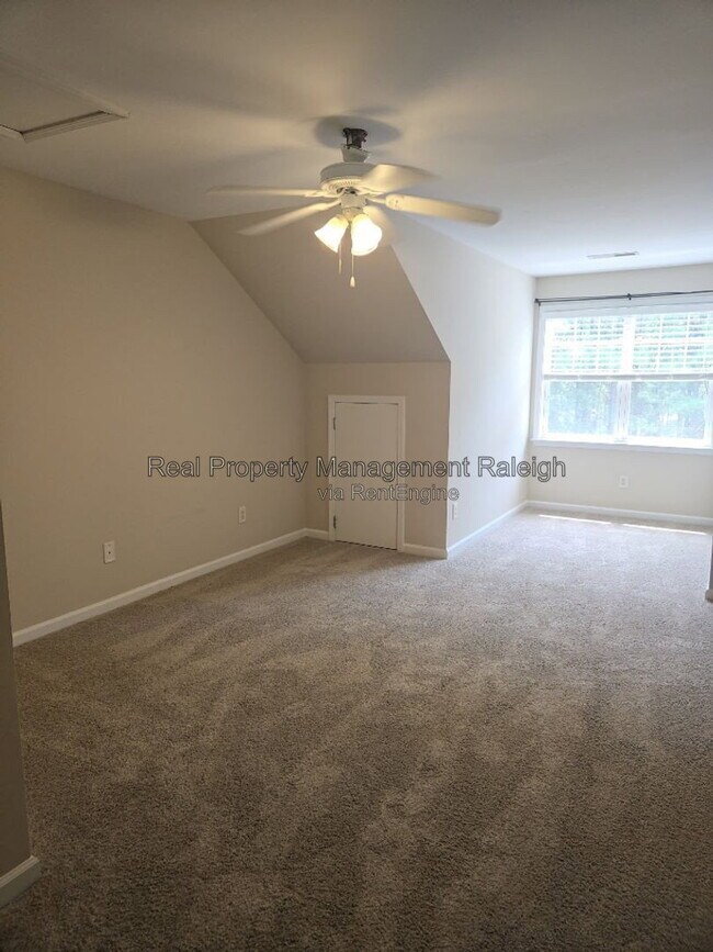Building Photo - 531 Elm Ave