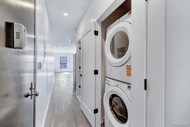 Building Photo - 1707 Pitkin Ave