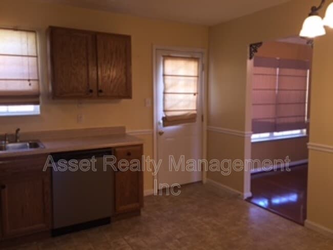 Building Photo - 8212 Tangle Grove Ln