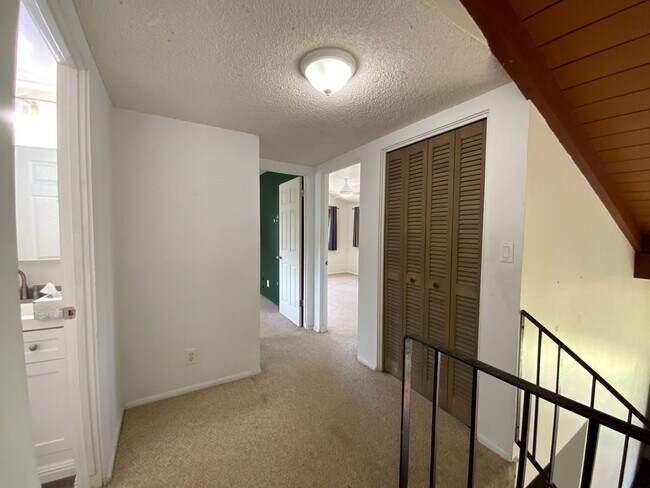 Building Photo - SPACIOUS 4 BEDROOM AHUIMANU SINGLE FAMILY HOME WITH ENCLOSED GARAGE