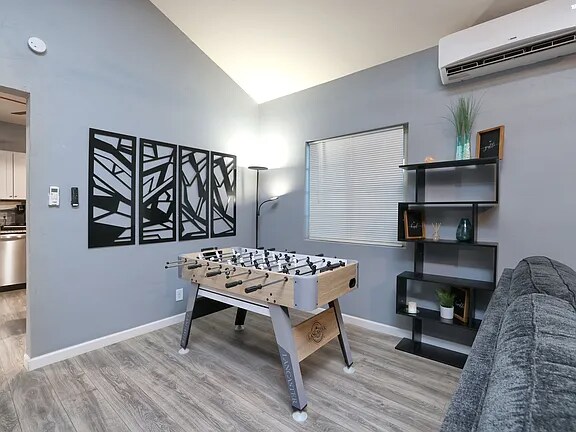 Building Photo - 1615 N Santa Rita Ave