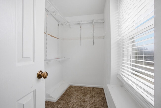 Building Photo - 639 Mill Landing Rd