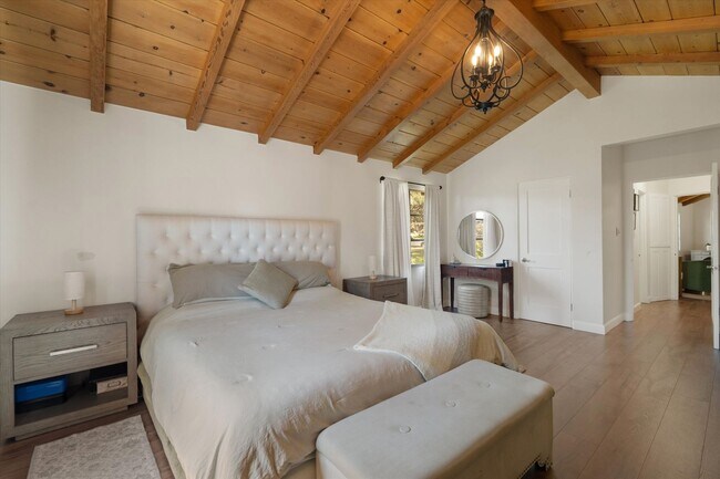 Building Photo - La Canada 4-Bedroom Home | Large Lot, Updated Kitchen, EV Charger