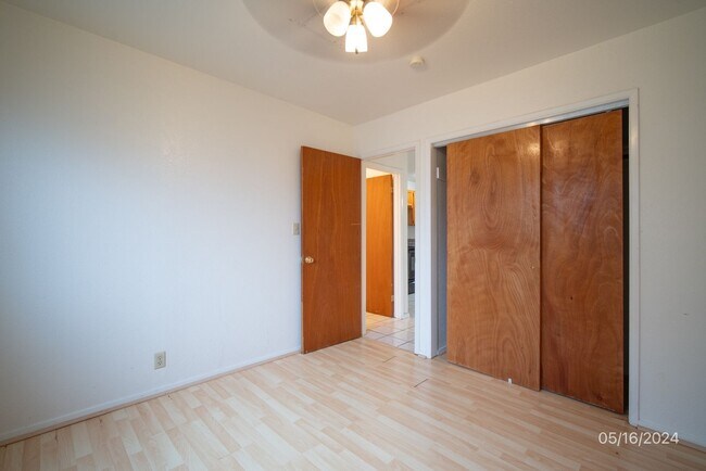 Building Photo - 2BR/1BA/2PKG(TANDEM) DOWNSTAIRS UNIT IN ALIAMANU THREE PLEX