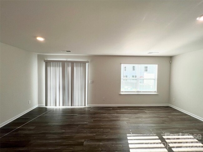 Building Photo - 5915 Faron Wy