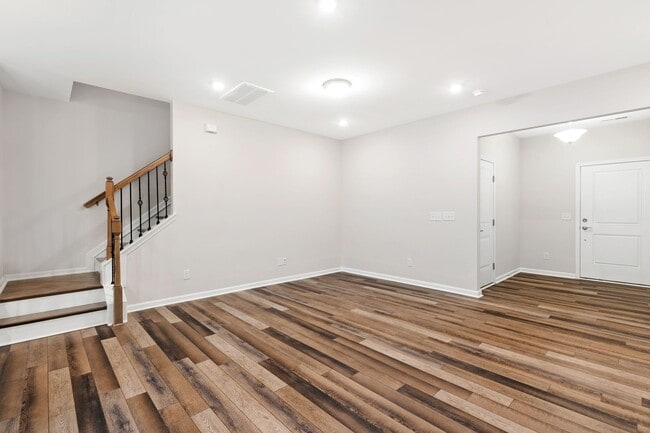 Building Photo - Well Appointed 3-Bedroom Townhome in Durham!
