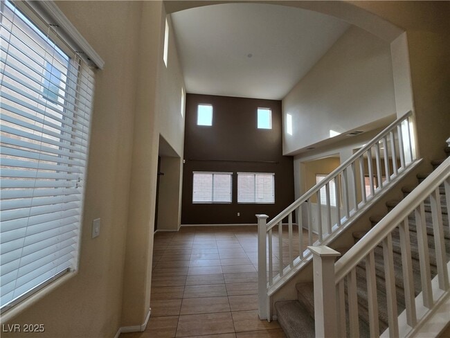 Building Photo - 10601 Cave Ridge St